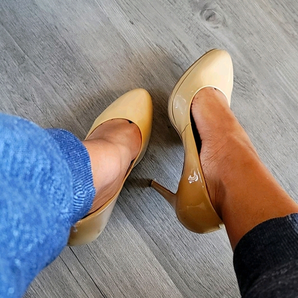 Heels - Picture 6 of 7